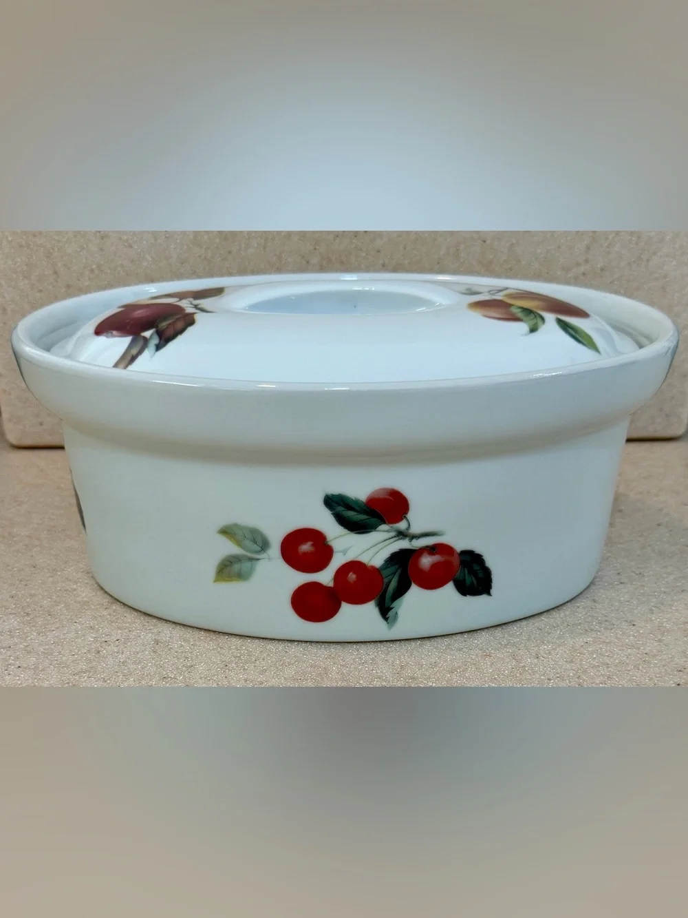 BIA Cordon Bleu Covered Casserole Catherine Fruits